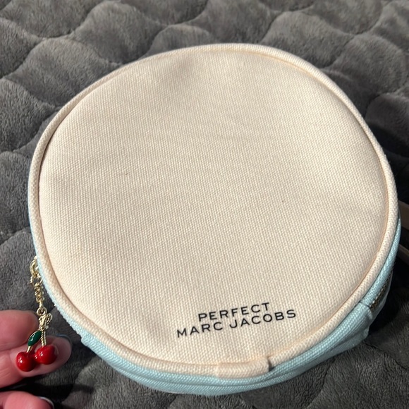Marc Jacobs Makeup Marc Jacobs Make Ip Bag New Poshmark